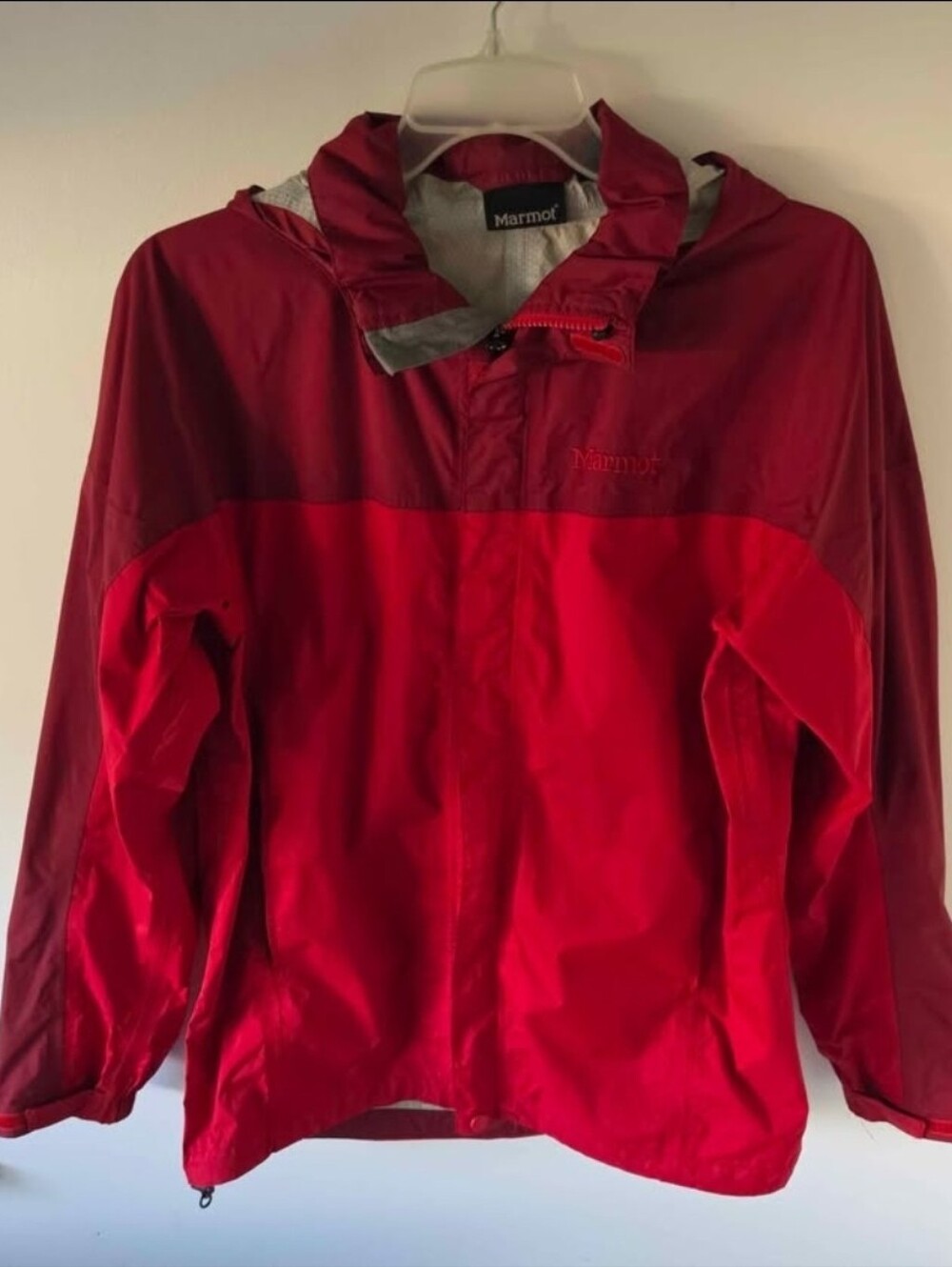 Marmot Men’s Small Red Burgundy Hooded Rain Jacket Waterproof Shell